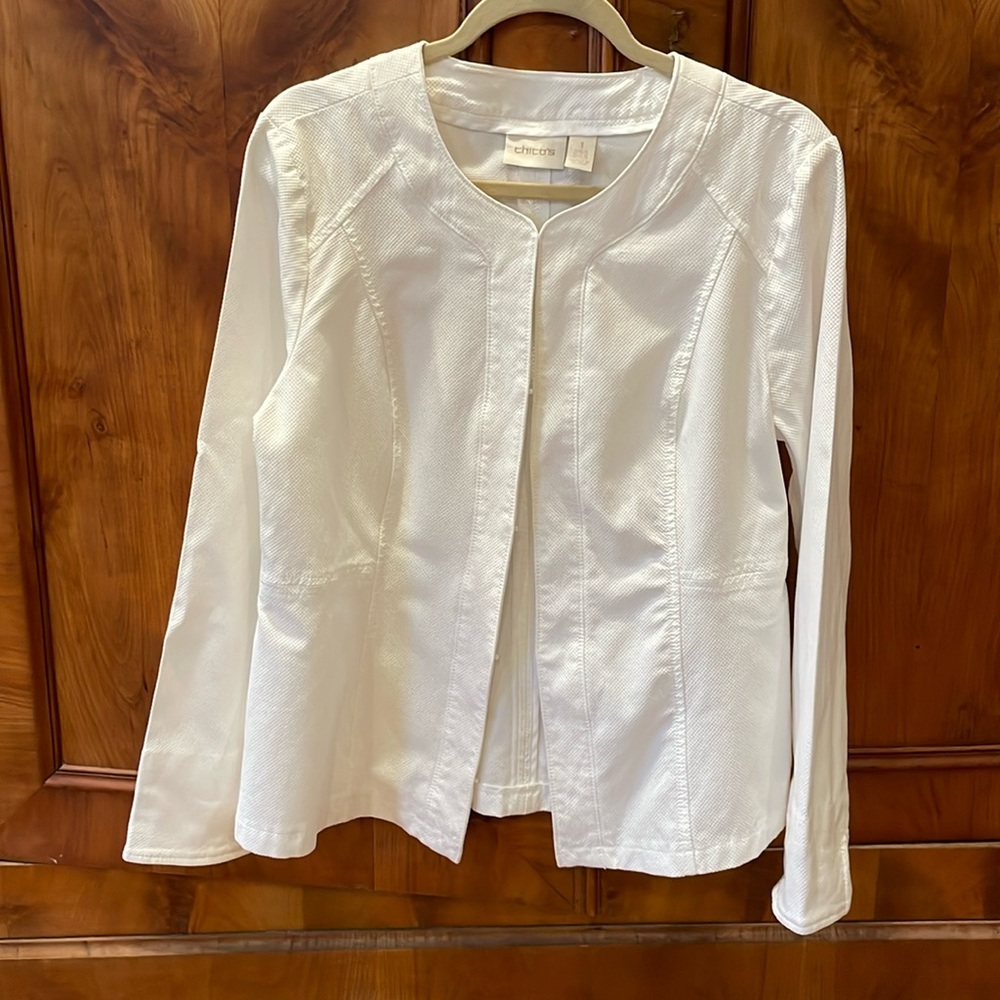 Chicos white light weight jacket size 1.